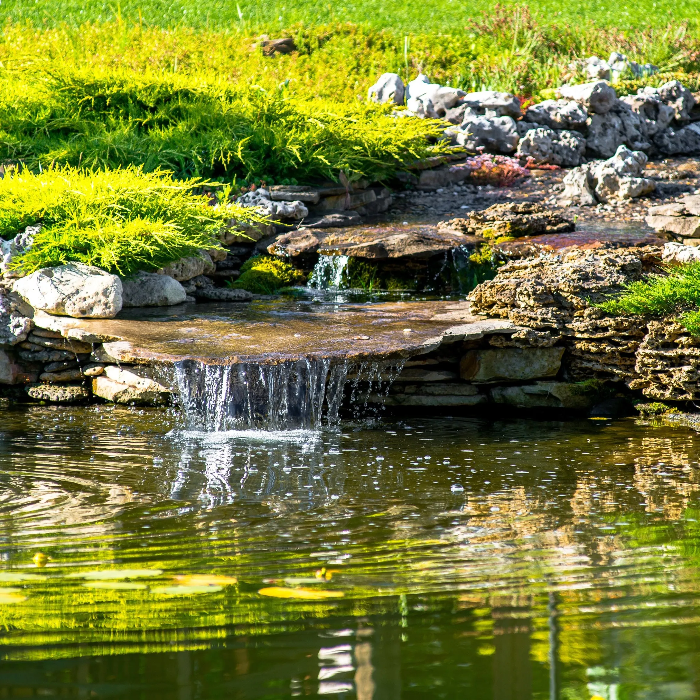 Bachlaufpumpe Waterfall 1700/2500 mit Schlauchanschluss