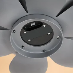 Bezauberndes Solar Lotusblüten Duett