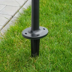 Moderne Sensor-Wegeleuchte mit beiseitigem Solarmodul