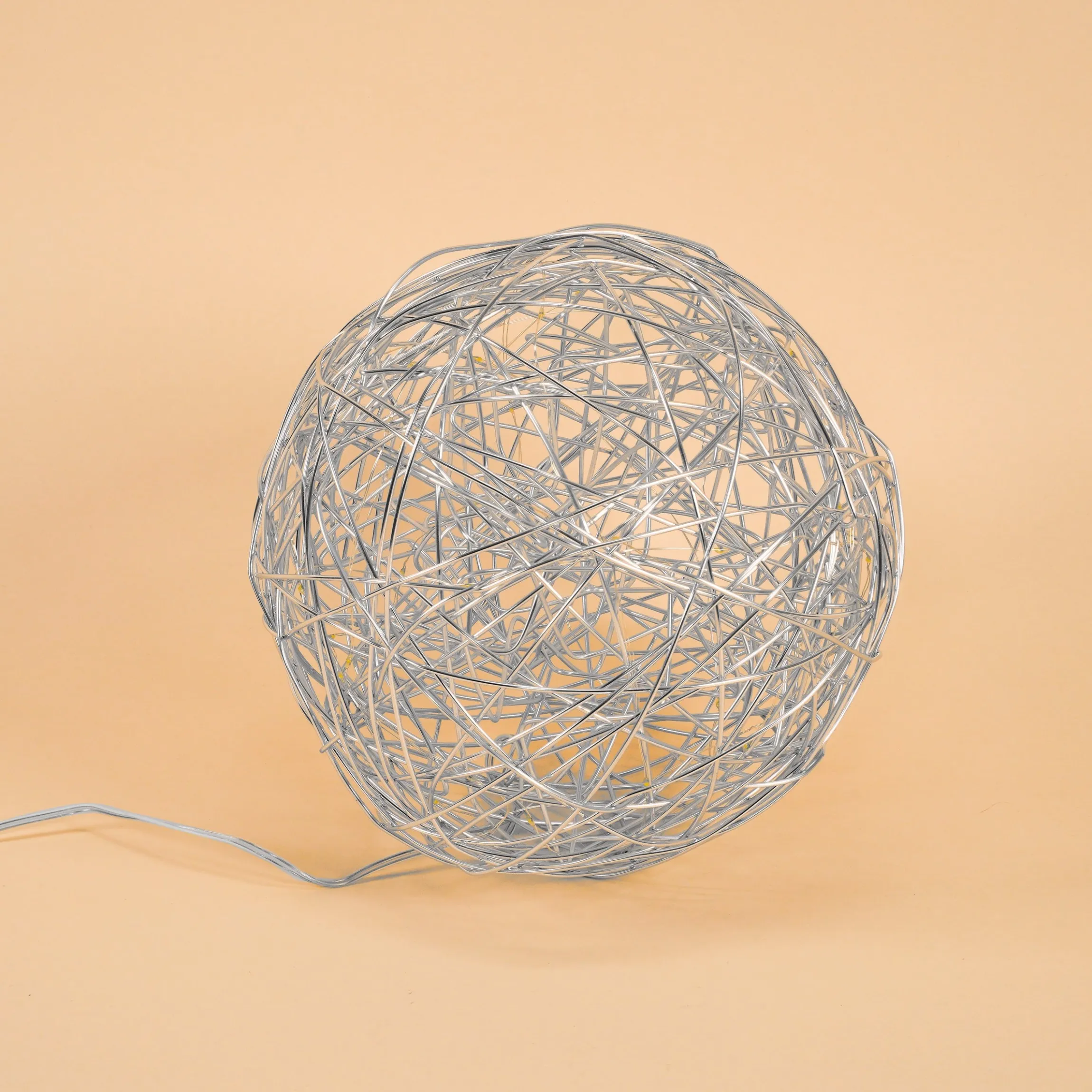 Solar Deko-Drahtkugel ⌀ 25 cm mit 50 kaltweißen LEDs