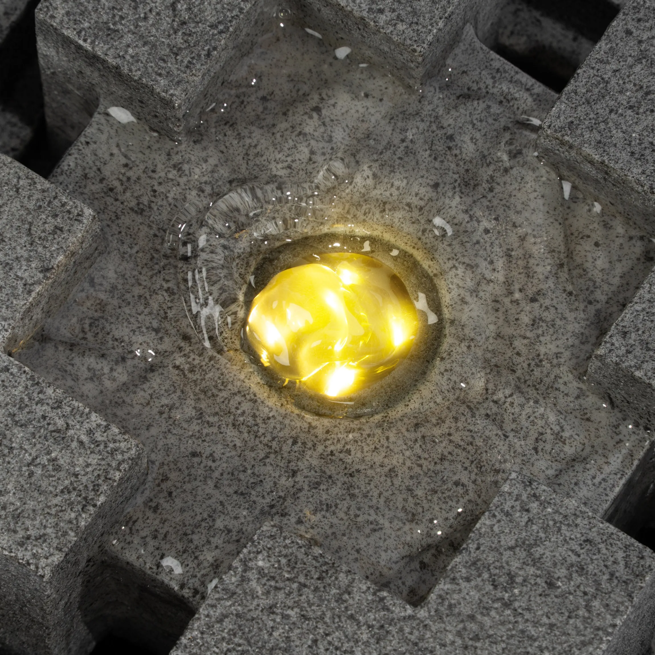 Solar Designbrunnen Modern Style mit LED Beleuchtung