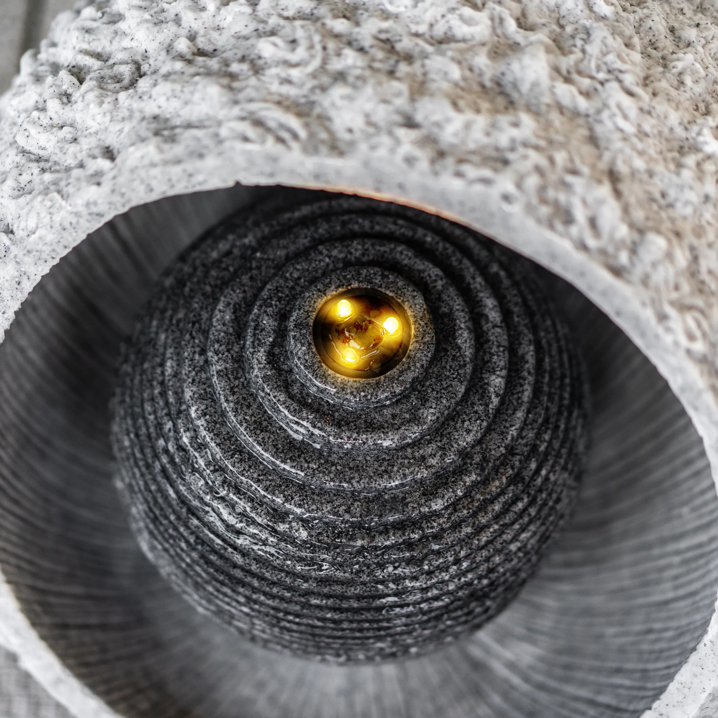 Solar Felssteinbrunnen mit LED-Beleuchtung
