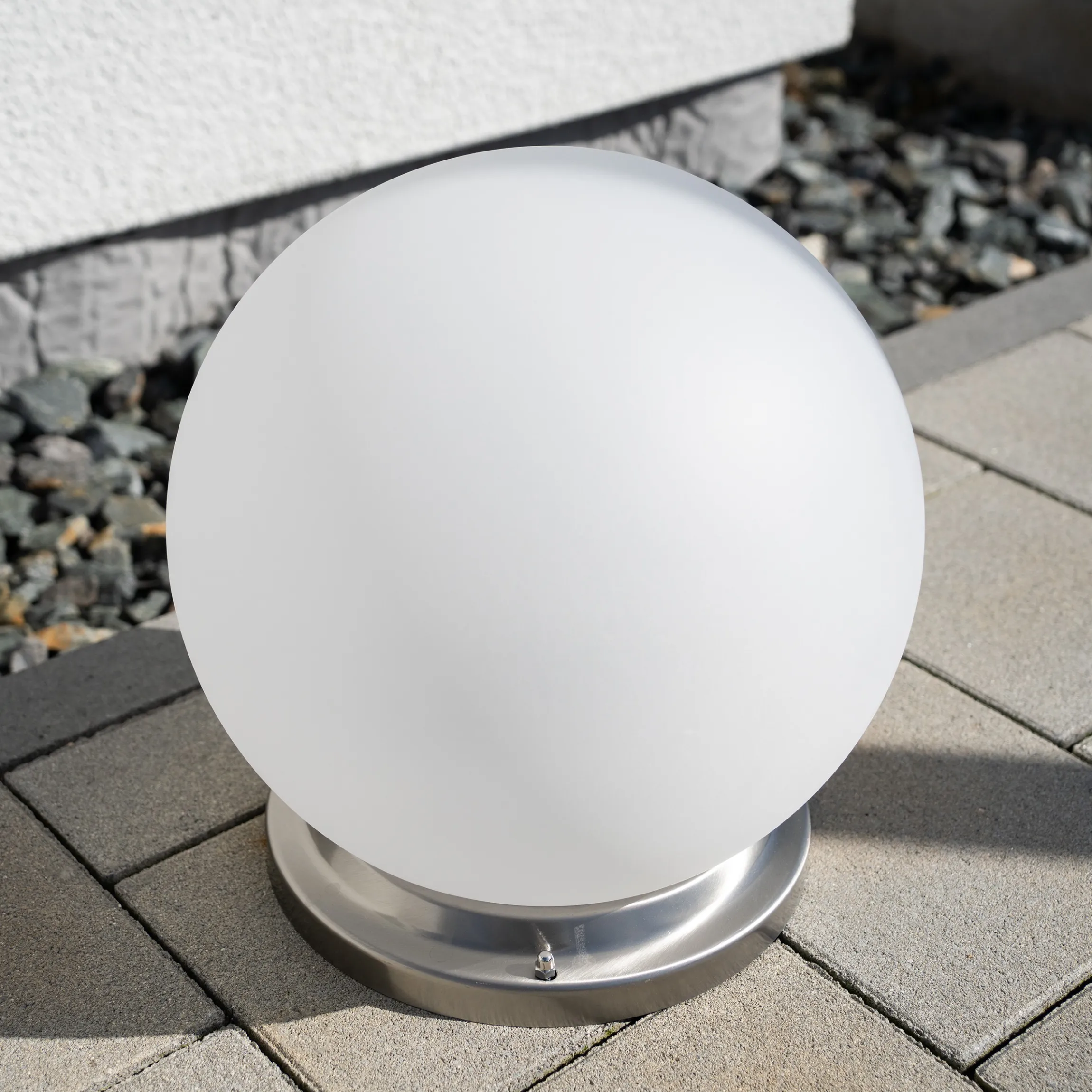 Solarkugel Liana ⌀ 30 cm mit Edelstahlsockel und Fernbedienung