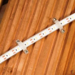 Solar LED-Lichterband mit 300 warmweißen LEDs