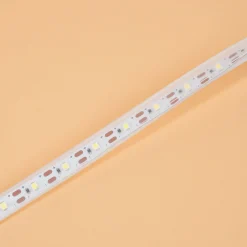 Solar LED-Lichterband mit 300 warmweißen LEDs