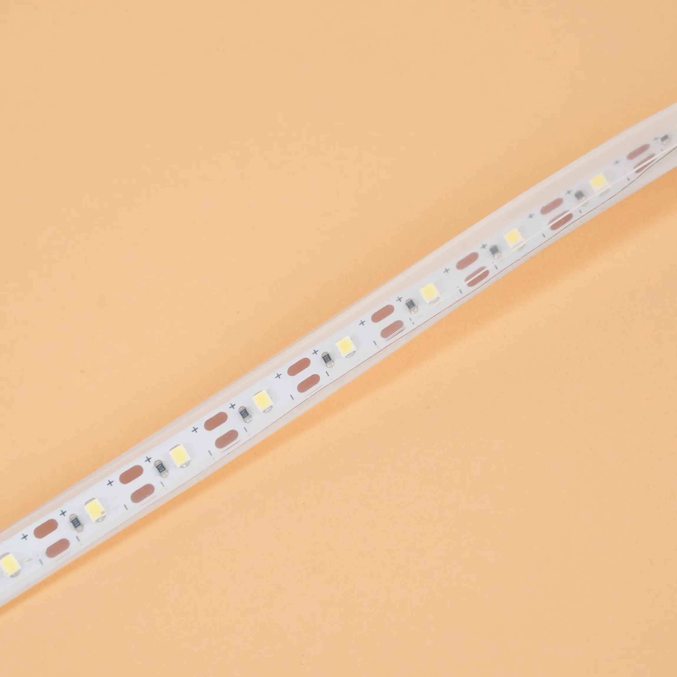 Solar LED-Lichterband mit 300 warmweißen LEDs