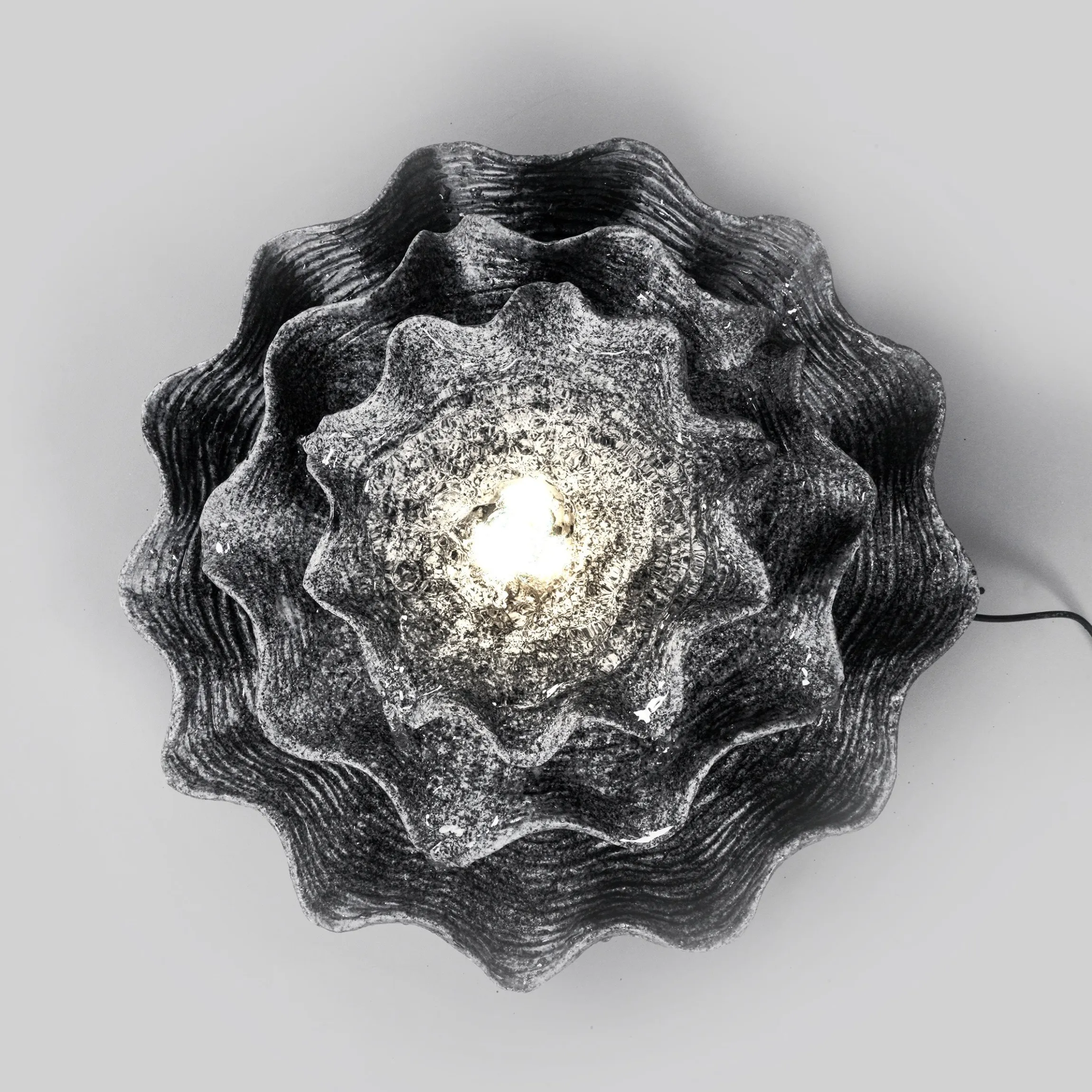 Solar Muschelbrunnen mit LED-Beleuchtung