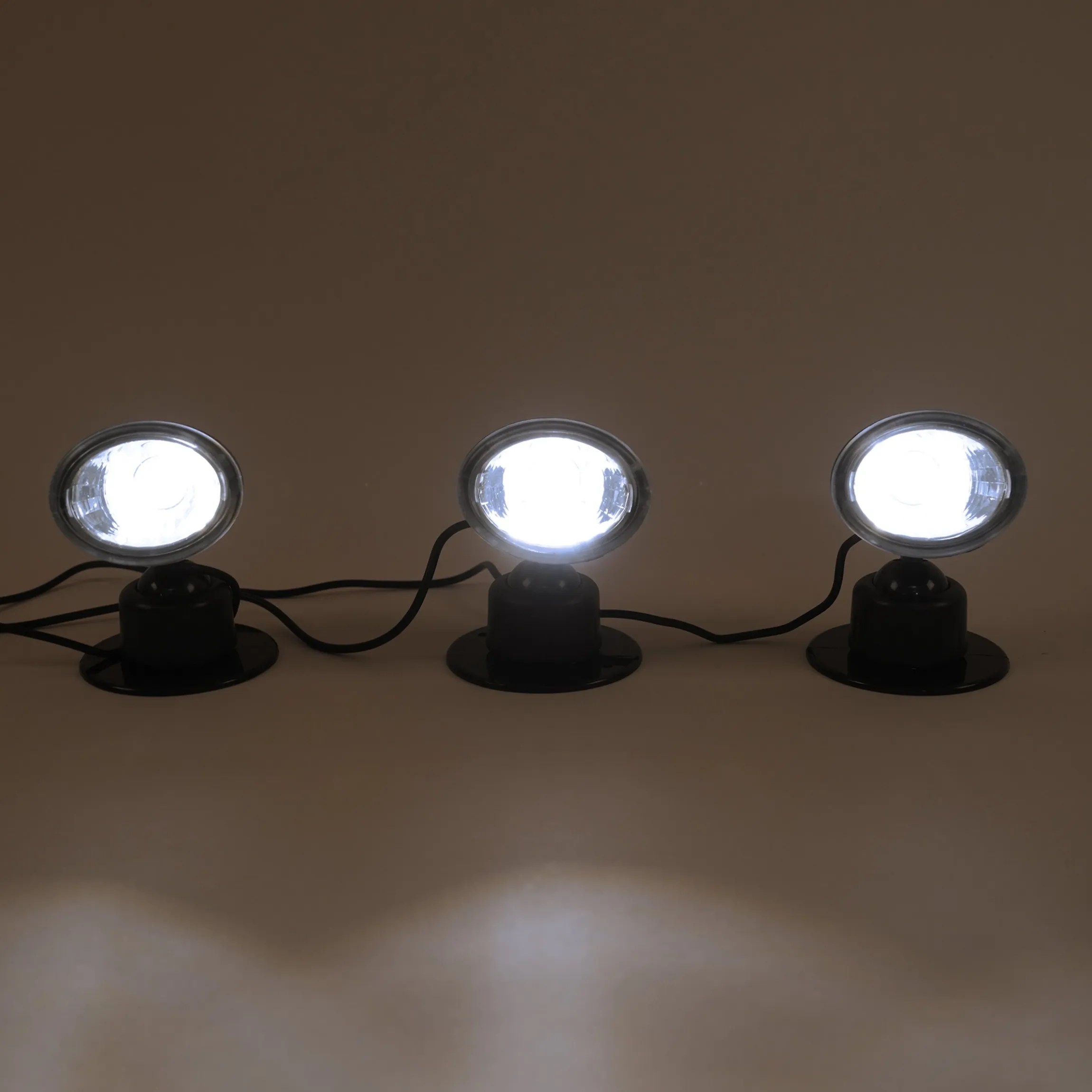 Solarstrahler Trio mit 3 Wand- oder Bodenpots kaltweiß