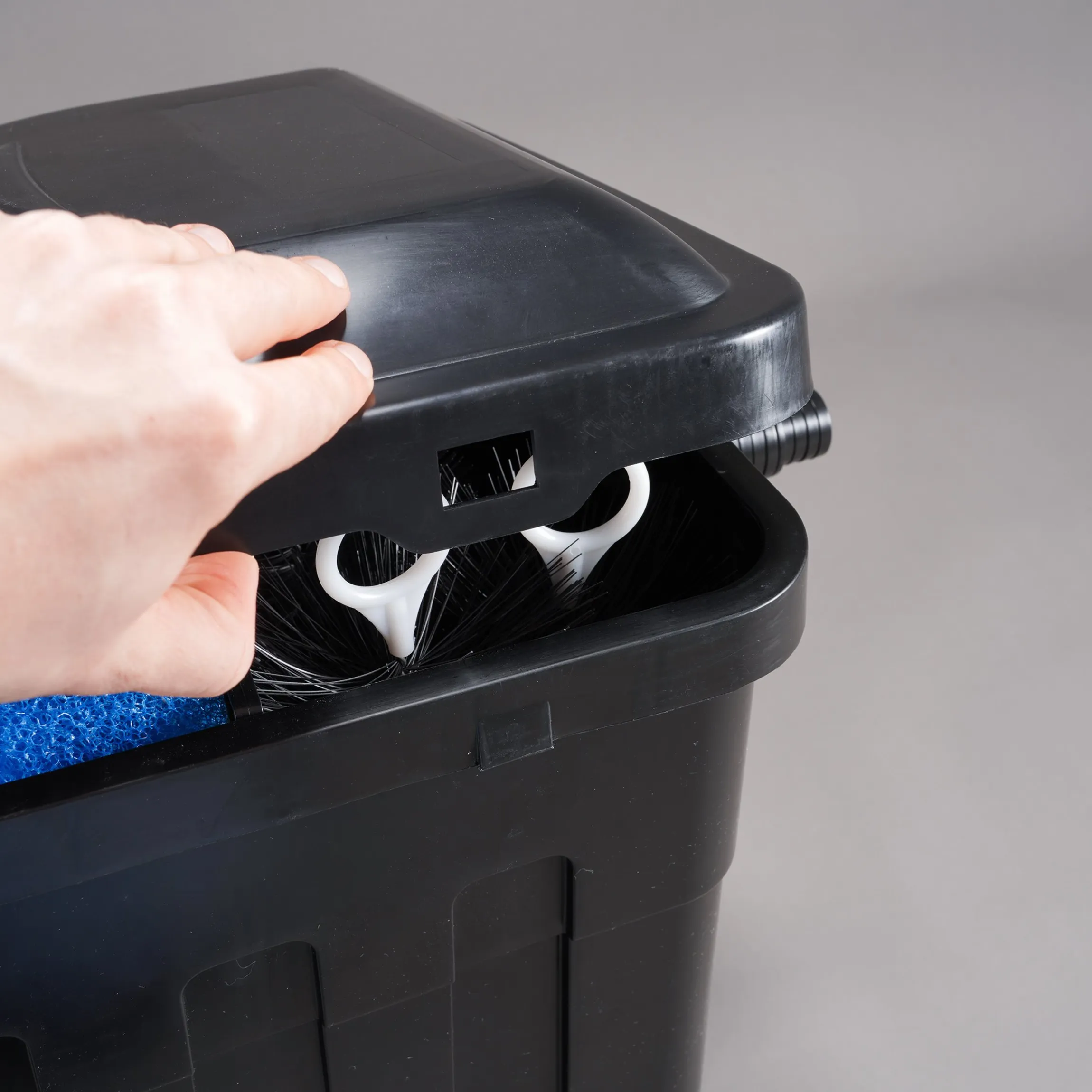 Solar UV-Durchlauffilter-Set 100/1900 mit 24 Ah LiFePO4-Akkuspeicher