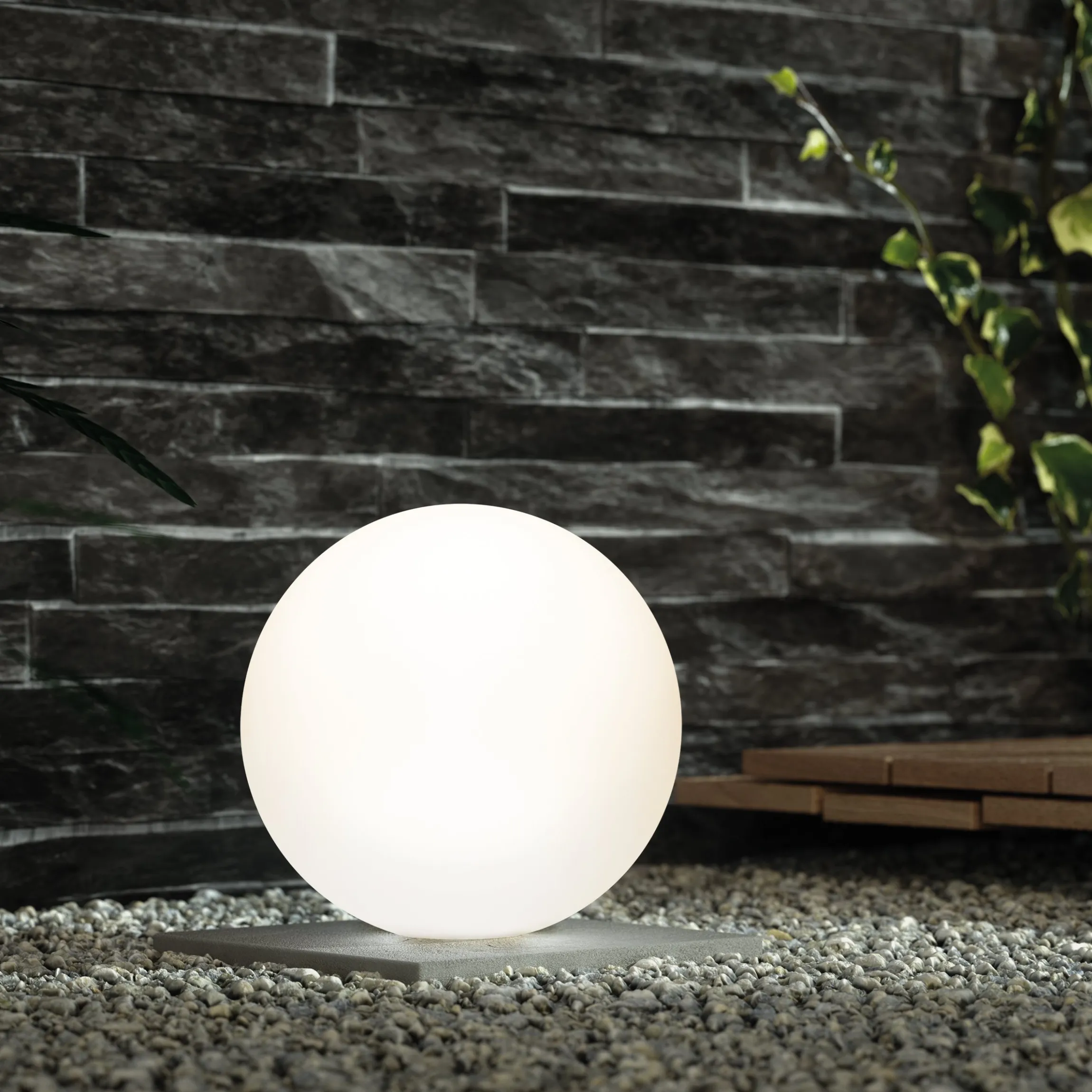Stimmungsvolle Solarkugel Siena ⌀ 40 cm mit Fernbedienung
