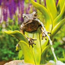 Wasserspeier-Figur Frosch sitzend auf Blättern