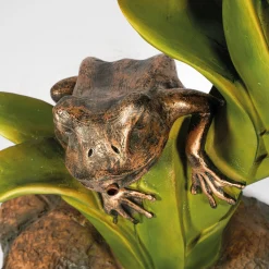 Wasserspeier-Figur Frosch sitzend auf Blättern