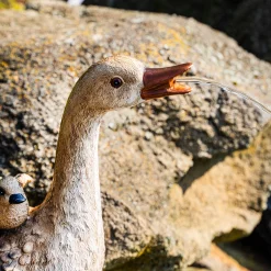 Wasserspeier-Figur Gans mit Kücken