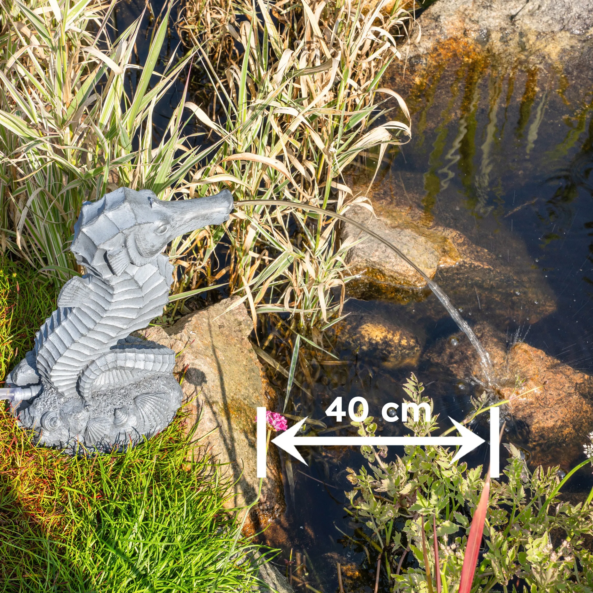 Wasserspeier-Figur Seepferdchen Ida im Steindesign