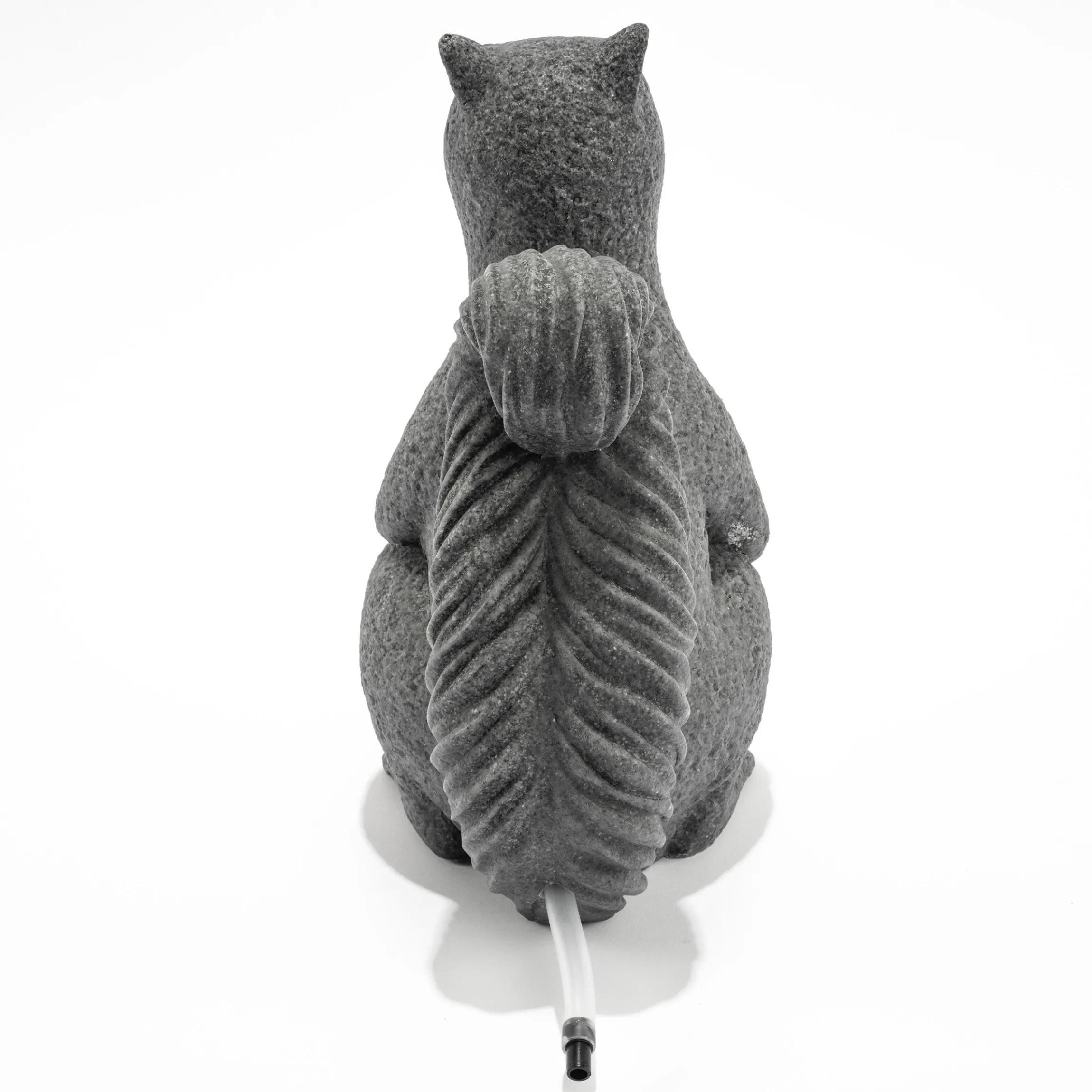 Wasserspeier-Figur sitzendes Eichhörnchen Puschel